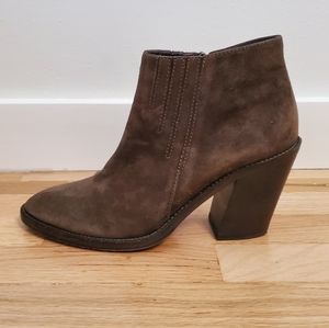 Designer AQUATALIA boots 9